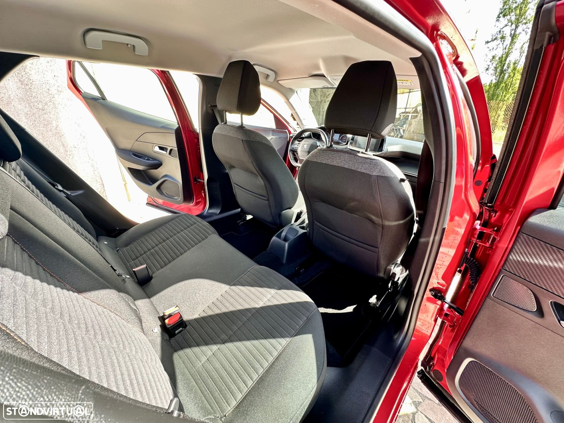 Peugeot 2008 1.2 PureTech Allure - 38