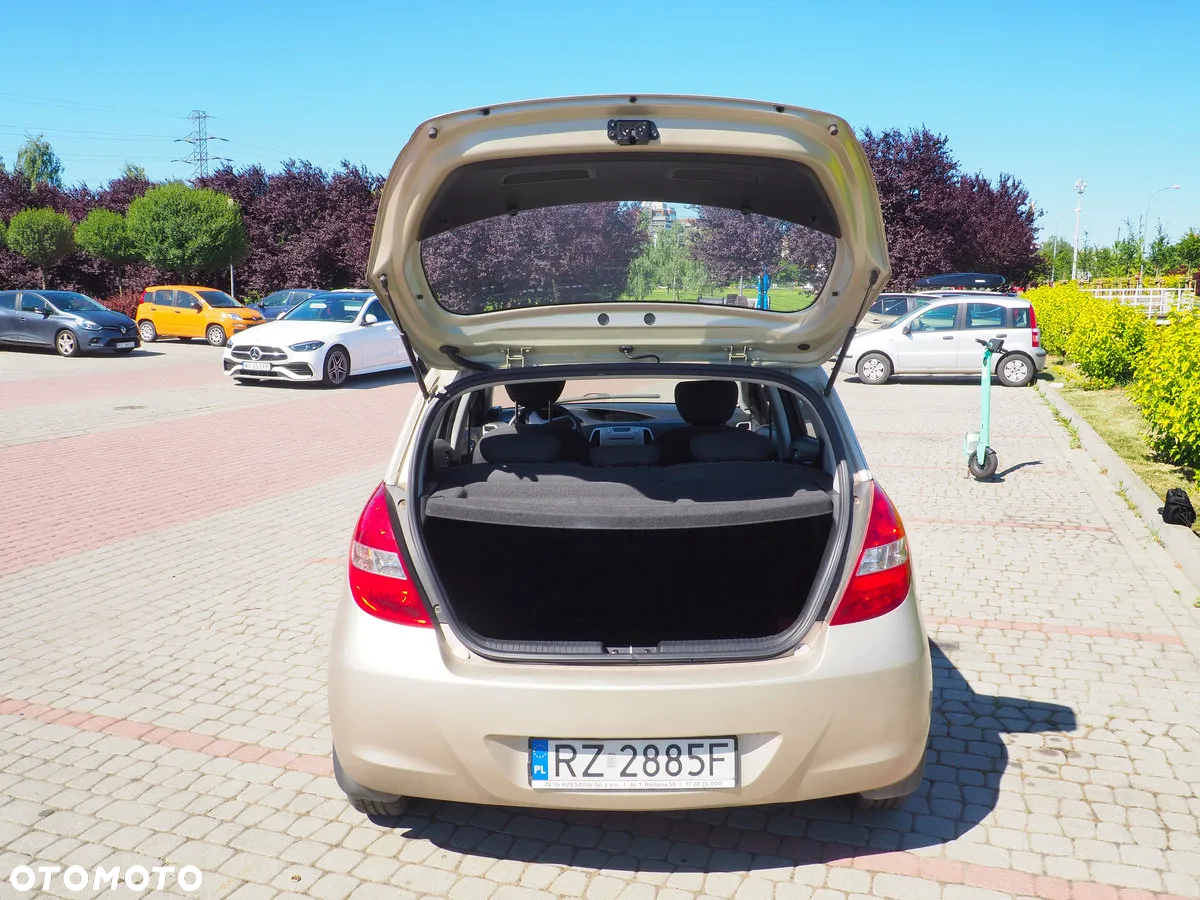 Hyundai i20 - 10