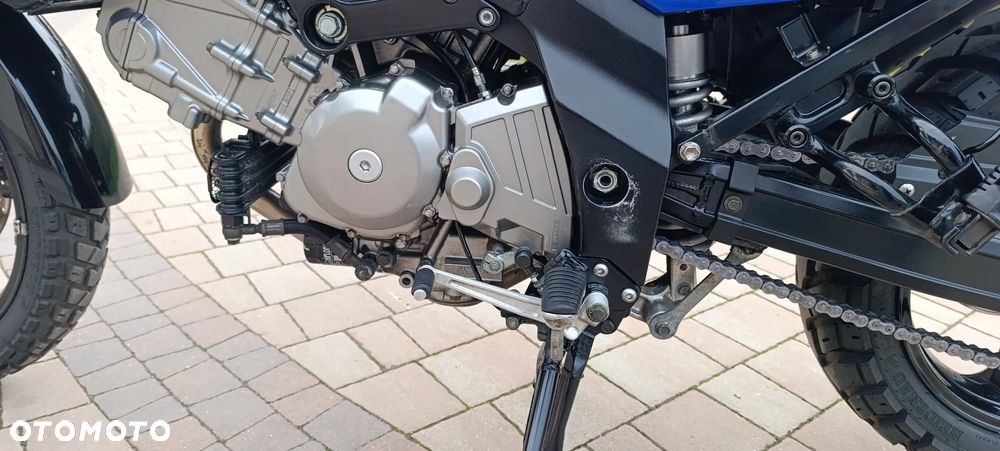 Suzuki V-STROM - 35