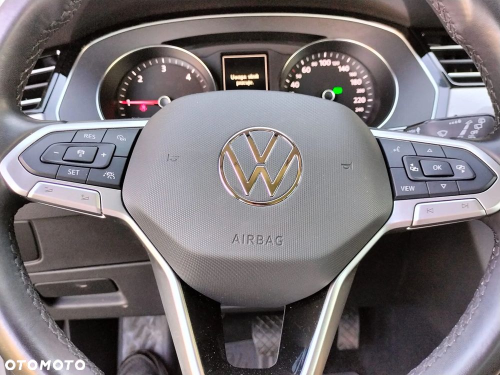 Volkswagen Passat 2.0 TDI SCR DSG - 32