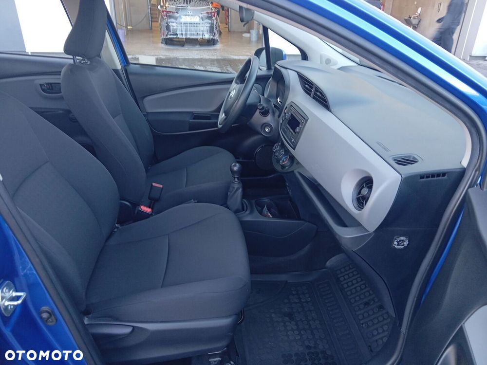 Toyota Yaris - 10