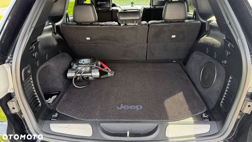 Jeep Grand Cherokee - 35