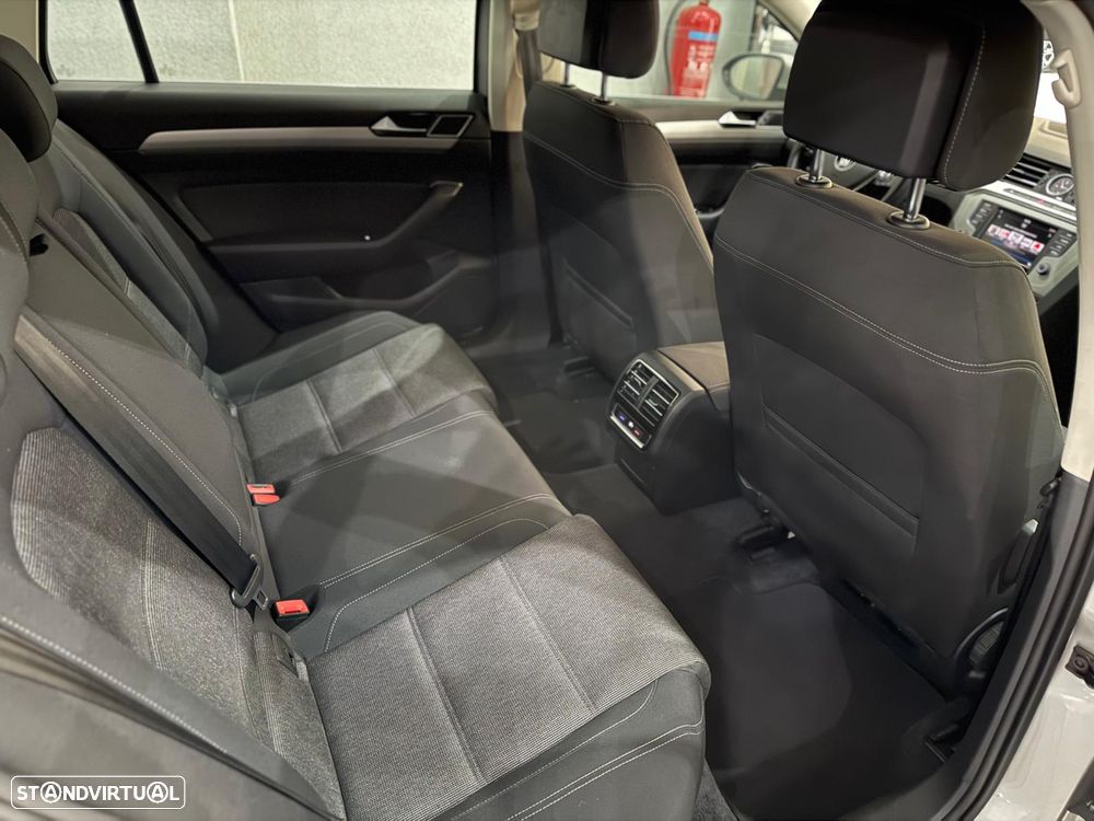 VW Passat Variant 1.6 TDI BlueMotion - 18