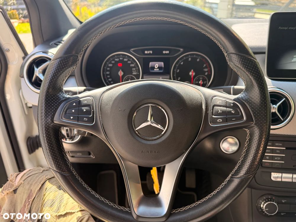 Mercedes-Benz Klasa B 220 4-Matic - 12