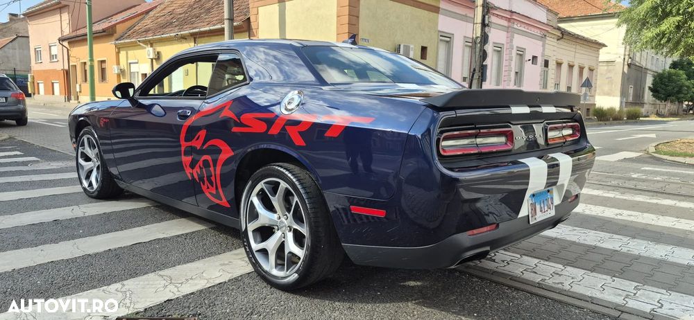 Dodge Challenger - 4
