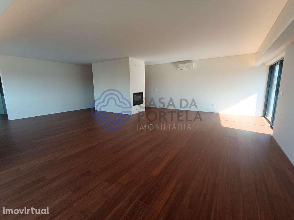 Espaço e Sofisticação- Apartamento T5 no Centro da Trofa - Grande imagem: 4/54