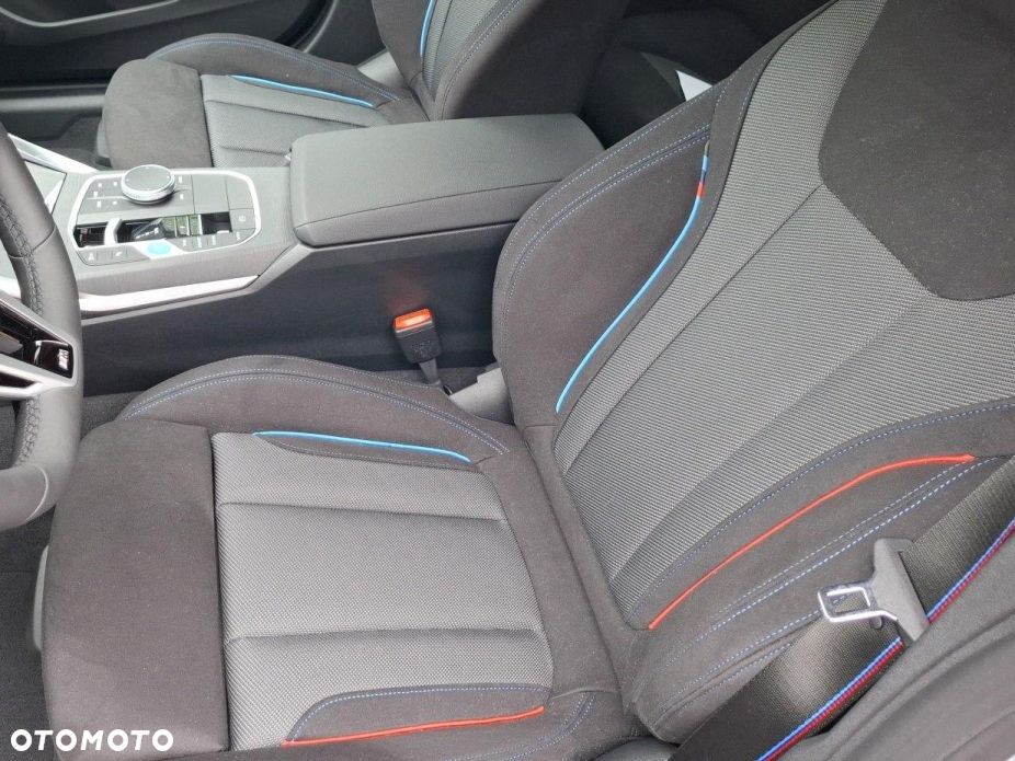 BMW i4 - 4