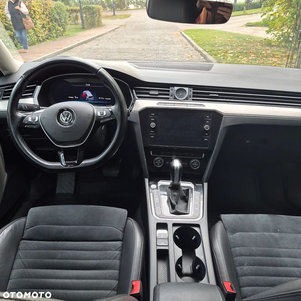 Volkswagen Passat - 16