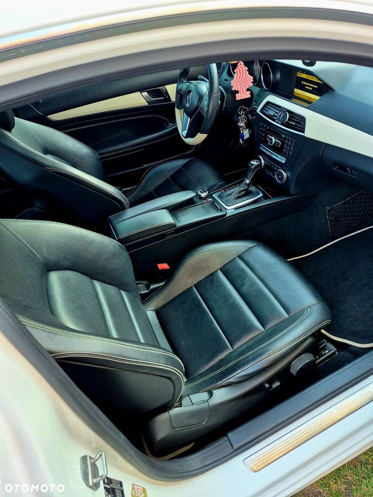 Mercedes-Benz Klasa C 250 CDI DPF BlueEFFICIENCY 7G-TRONIC Edition 1 - 13