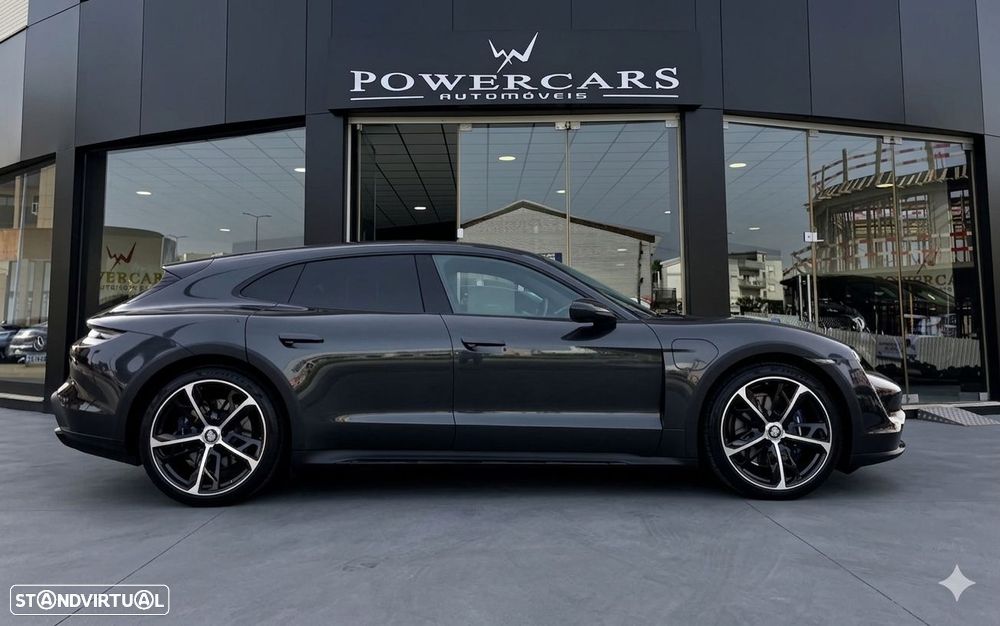 Porsche Taycan Cross Turismo 4 - 8