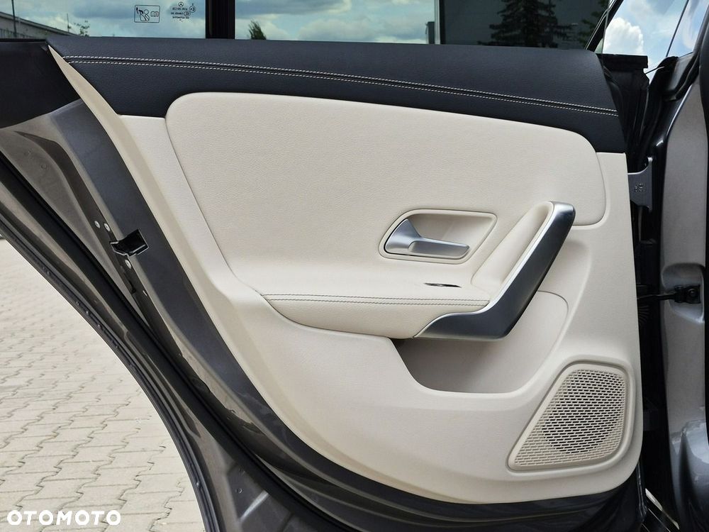 Mercedes-Benz CLA 200 7G-DCT Edition Progressive Line - 24