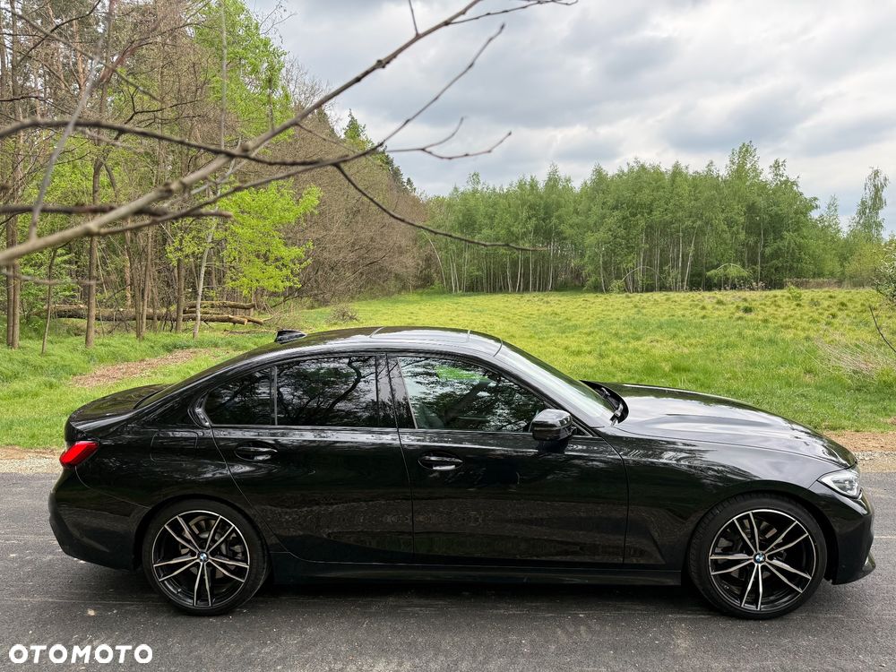 BMW Seria 3 330i M Sport - 17