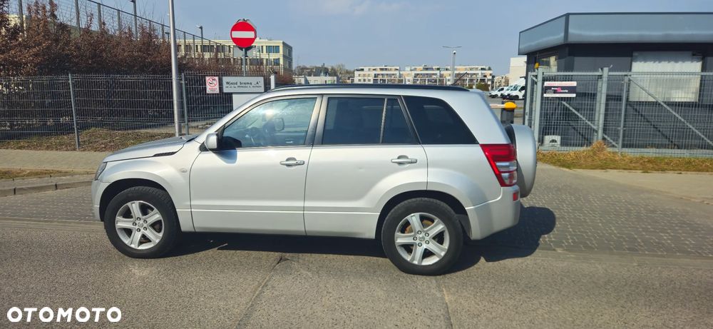 Suzuki Grand Vitara 2.0 - 4