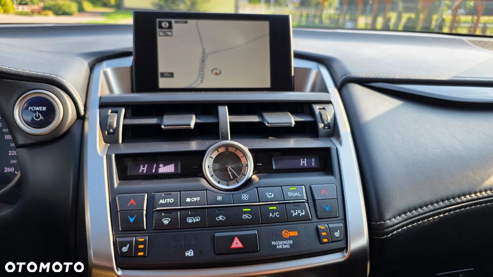 Lexus NX 300h Elite 2WD - 22