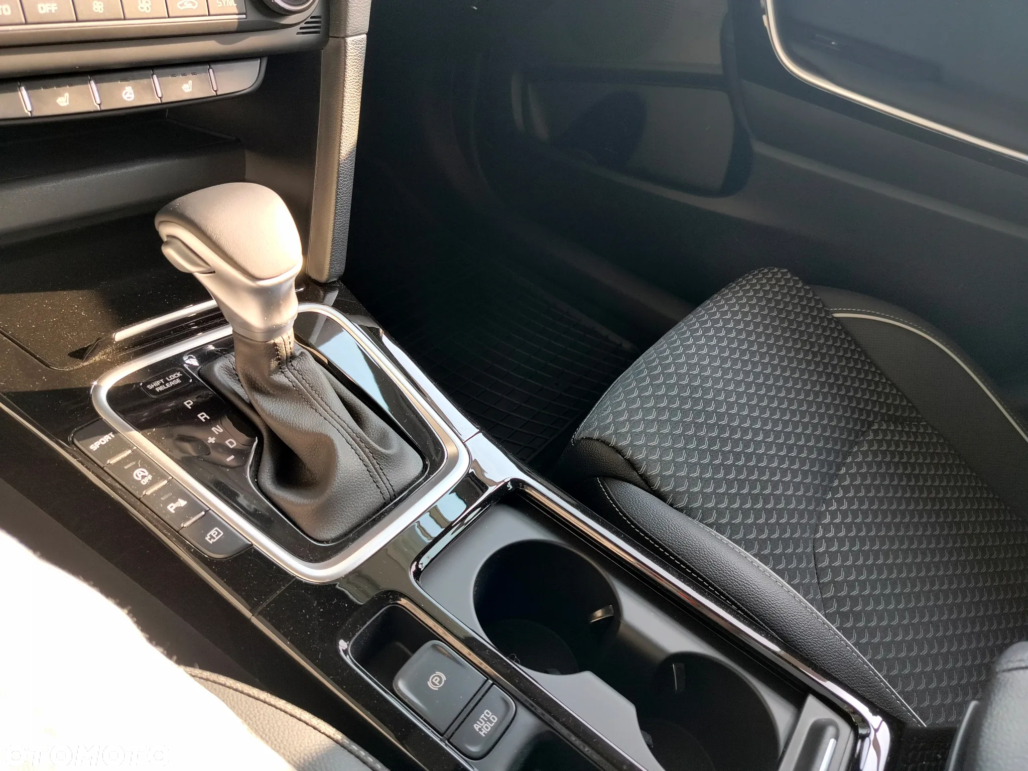 Kia Ceed 1.5 T-GDI Tribute DCT - 11