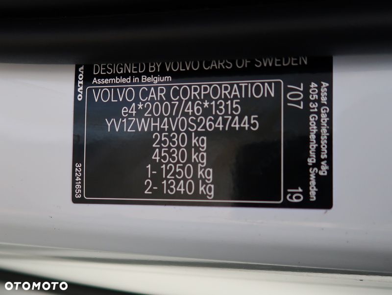 Volvo V60 T6 AWD Plug-In Hybrid Plus Dark - 38