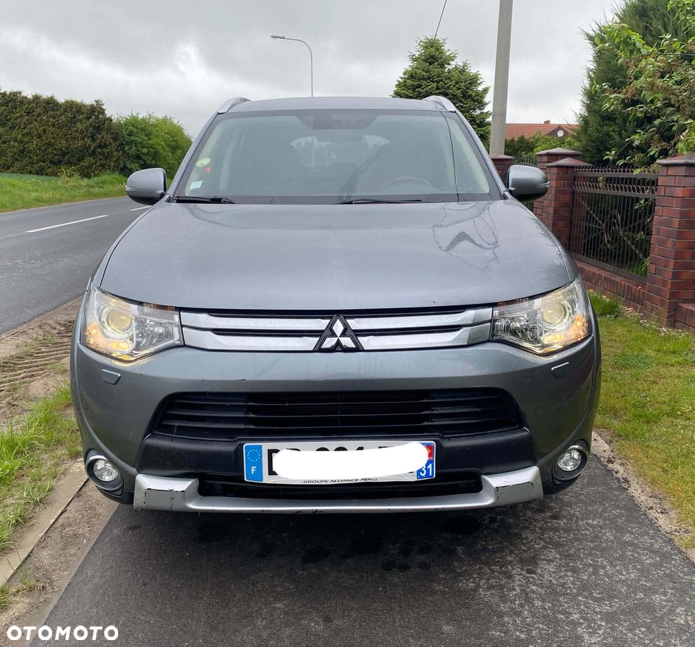 Mitsubishi Outlander - 3