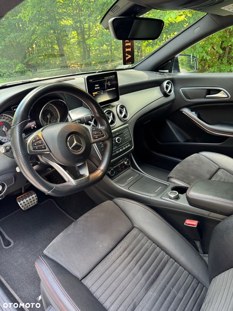 Mercedes-Benz CLA 200 7G-DCT - 9
