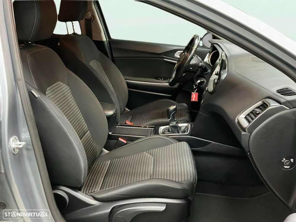 Kia XCeed 1.0 T-GDI Drive - 16