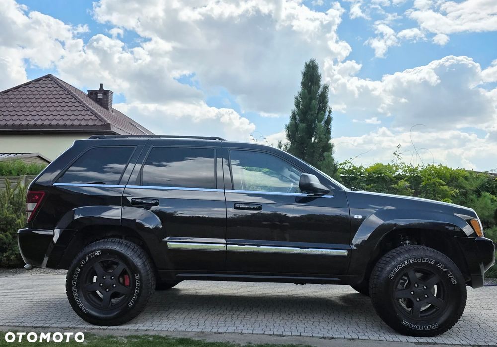 Jeep Grand Cherokee - 12