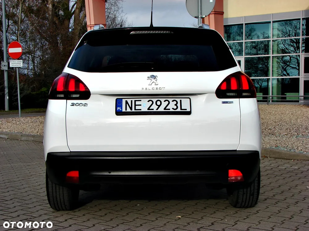 Peugeot 2008 1.2 Pure Tech Style EU6 - 8