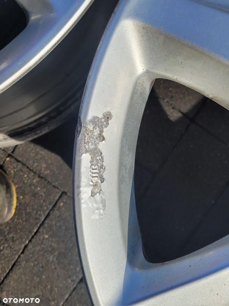 Honda accord VIII Felgi aluminiowe 7,5/17 cali 5x114,3 - 13