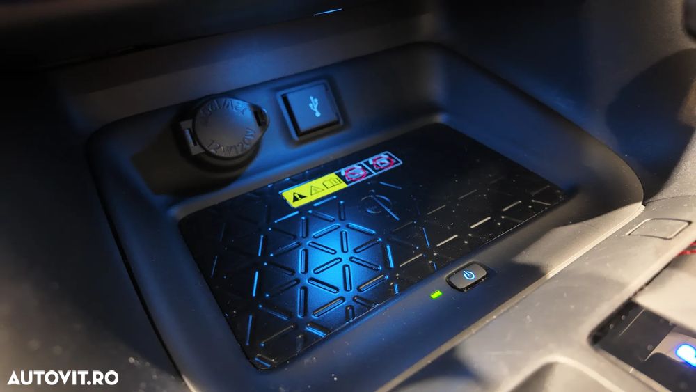 Toyota RAV4 2.5 PHEV VVT-iE 4x4 Style Bi-Tone - 29