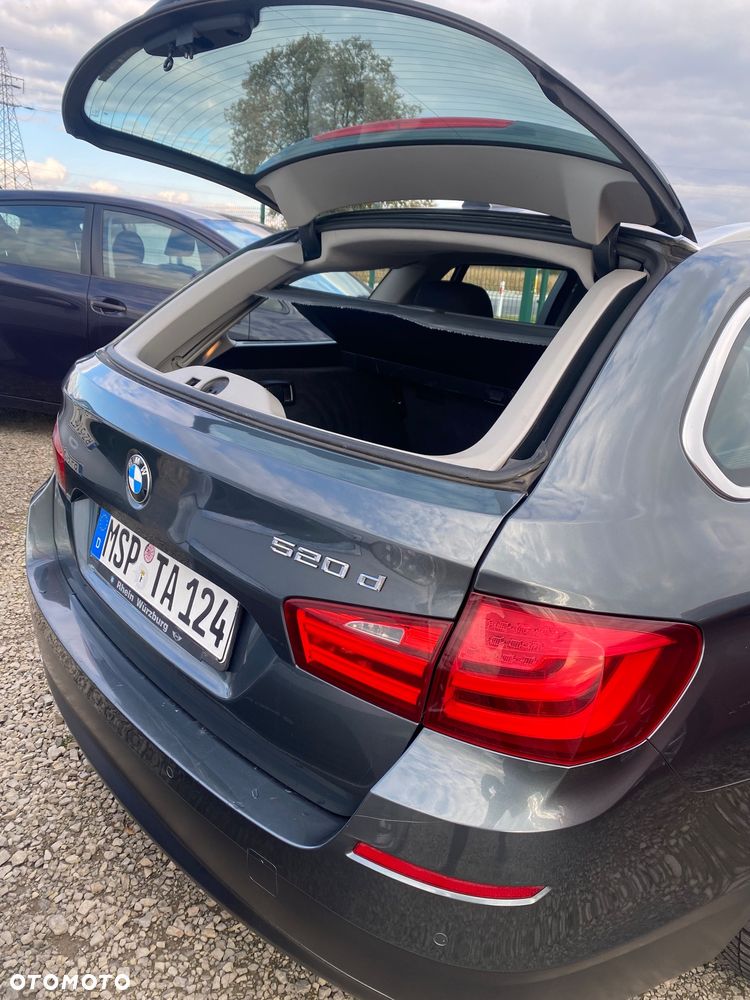 BMW Seria 5 520d Touring - 15