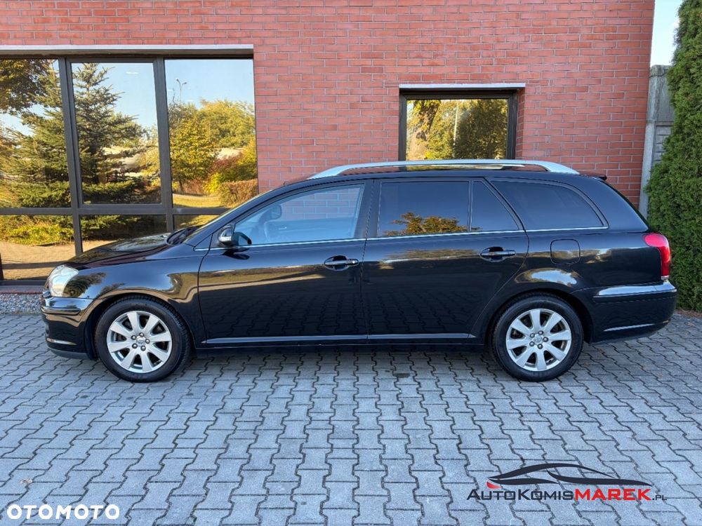 Toyota Avensis - 21