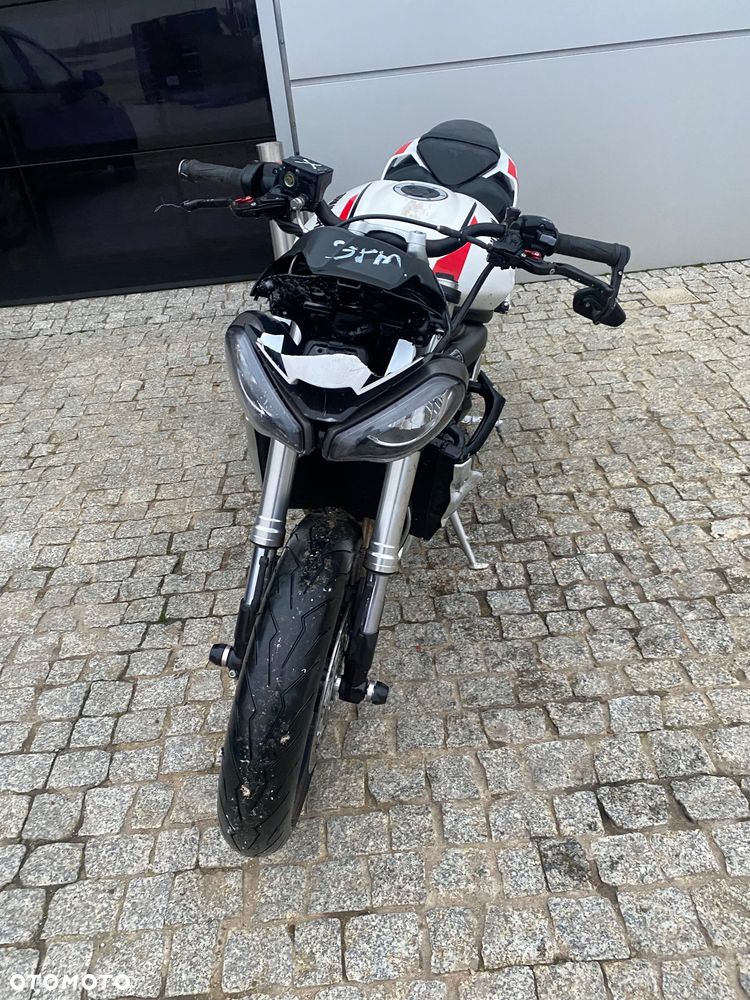 Triumph Street Triple - 3