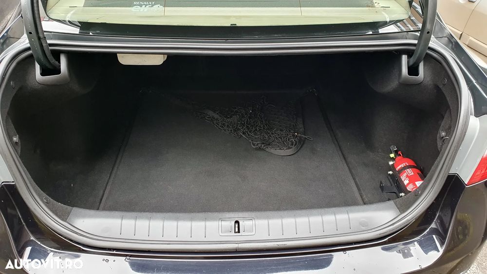 Renault Latitude 2.0 dCi Initiale Aut. - 29