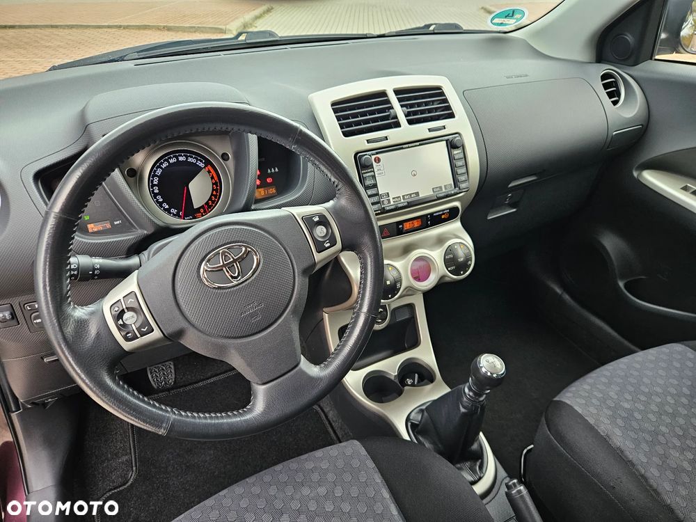 Toyota Urban Cruiser 1.33 Sol - 9