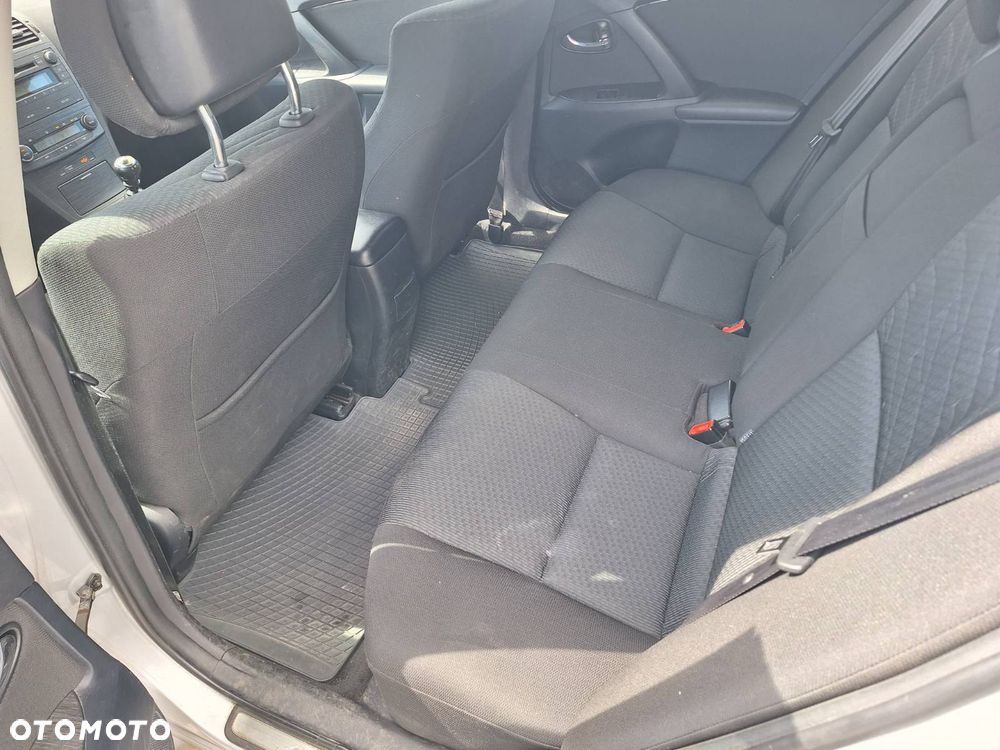 Toyota Avensis 2.0 D-4D Sol plus - 4