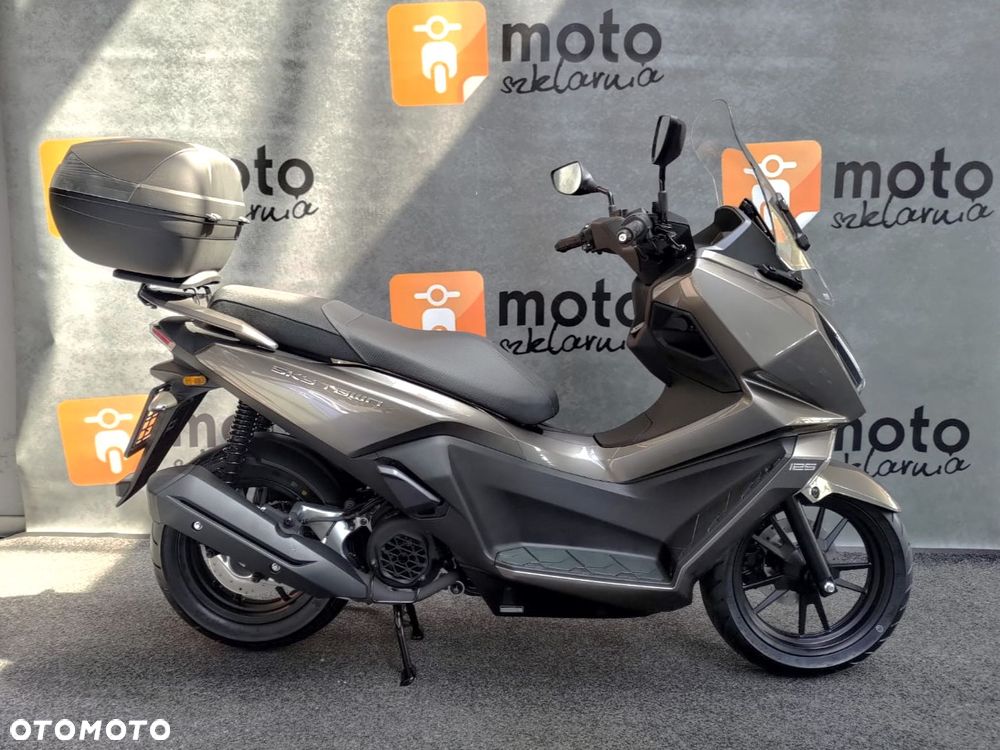 Kymco Skytown - 5