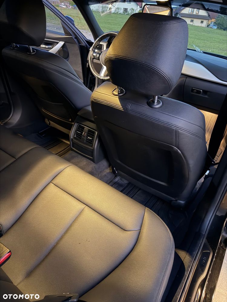 BMW Seria 3 320i xDrive Sport Line - 16