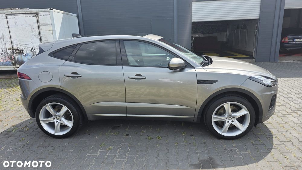 Jaguar E-Pace 2.0 D165 mHEV AWD R-Dynamic SE - 2
