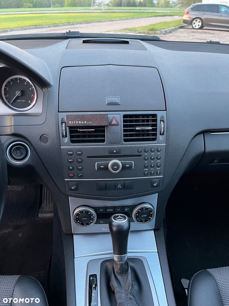 Mercedes-Benz Klasa C 180 CGI Automatik BlueEFFICIENCY Avantgarde - 8