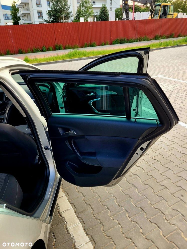 Opel Insignia 2.0 CDTI automatik Business Edition - 33