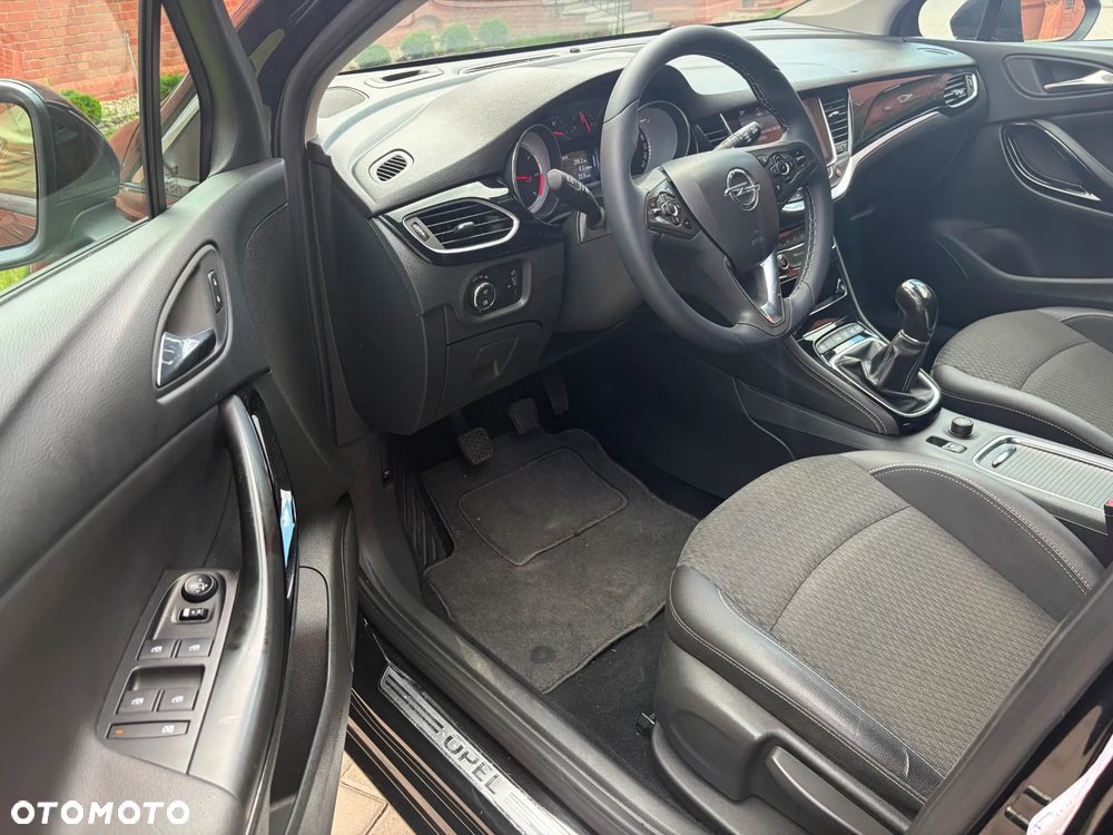 Opel Astra 1.6 CDTI Cosmo - 2