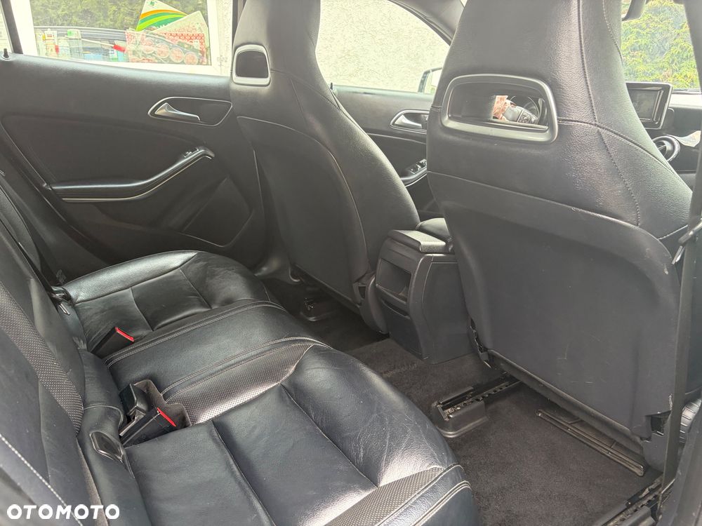 Mercedes-Benz GLA 220 d 4Matic 7G-DCT Style - 22