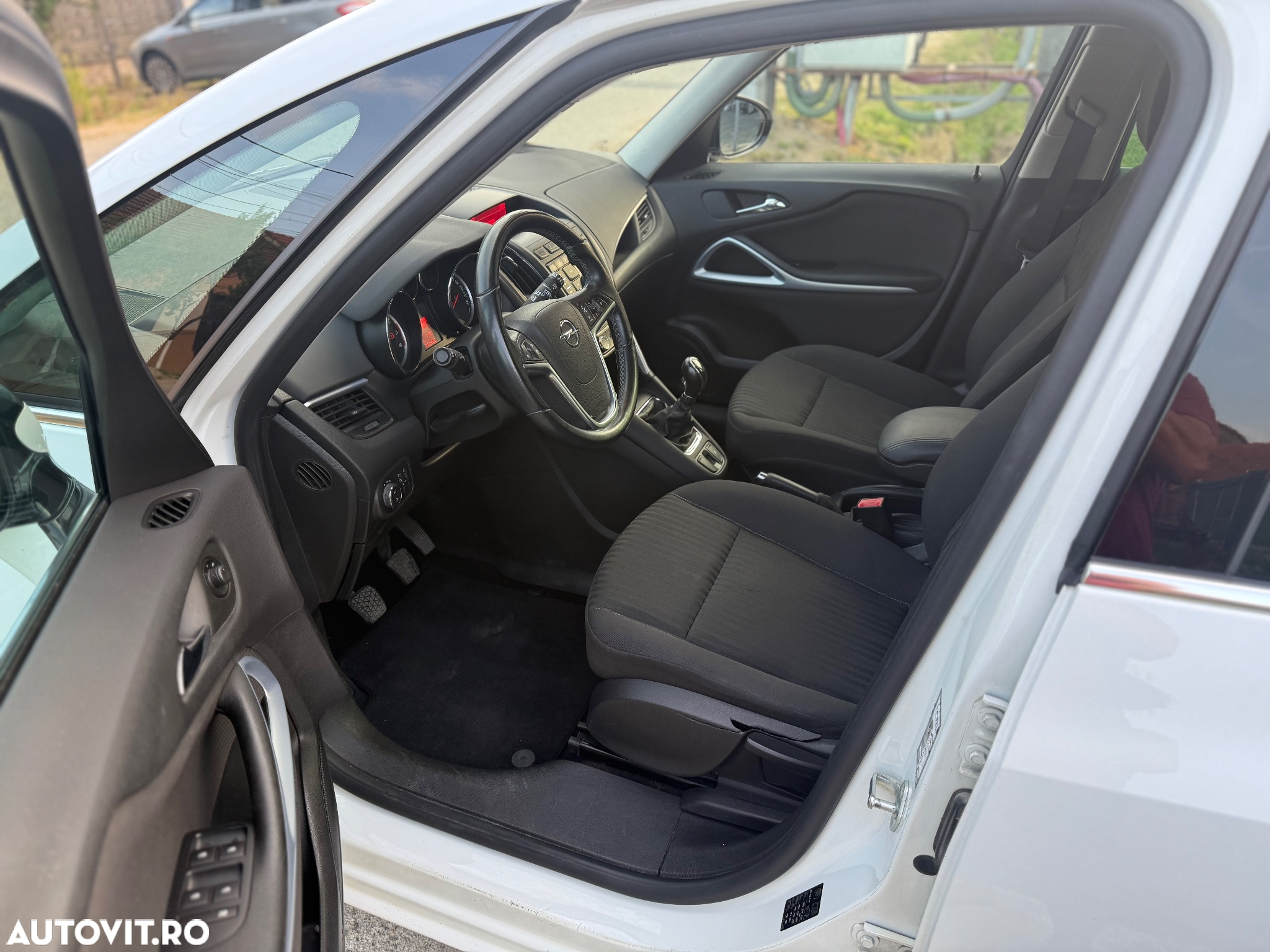 Opel Zafira Tourer 1.4 Turbo drive - 8