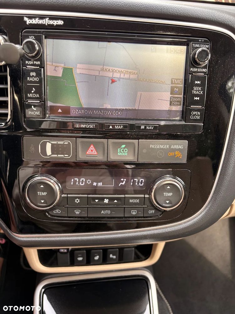 Mitsubishi Outlander 2.0 Instyle Navi 4WD CVT - 9