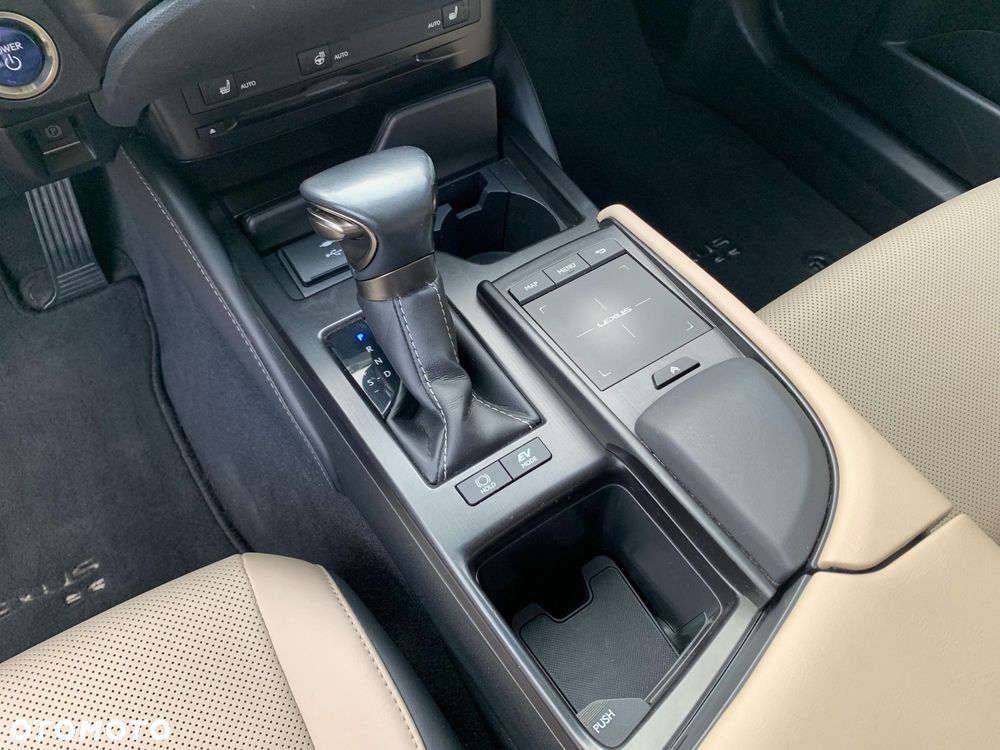 Lexus ES - 19