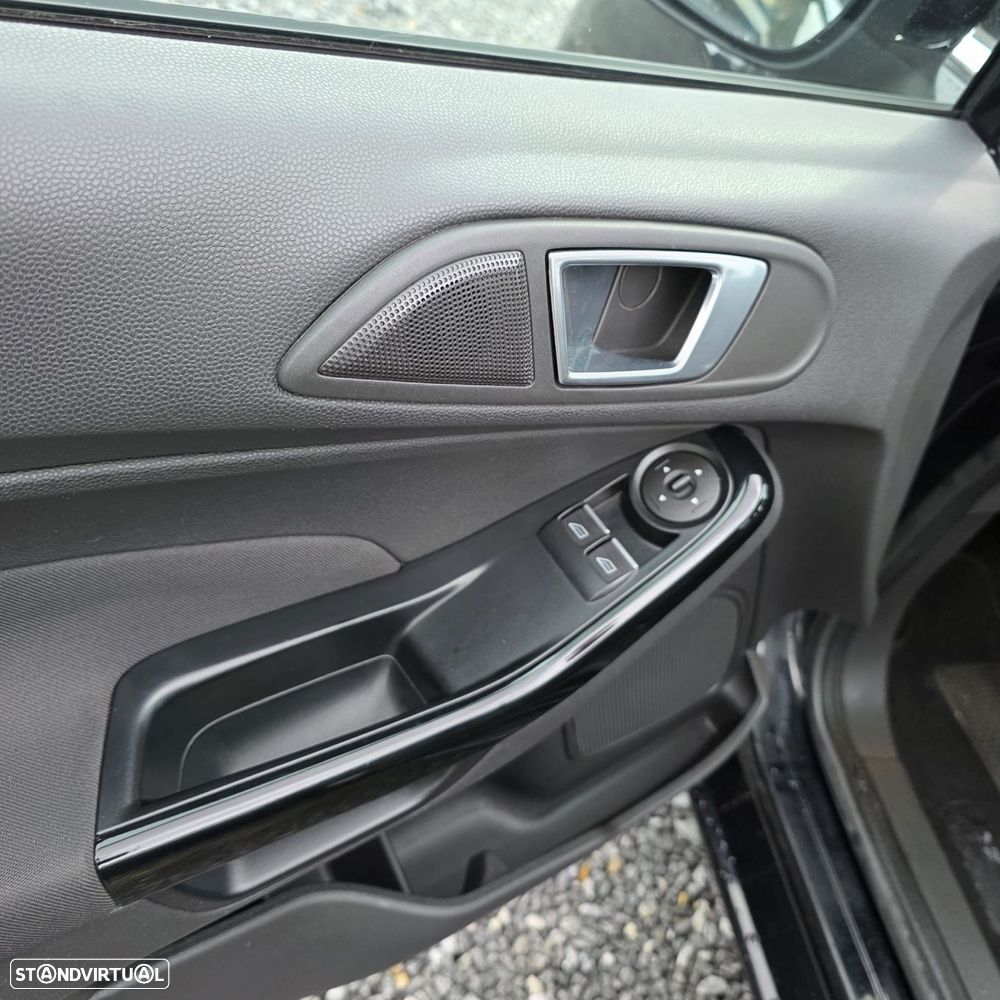 Ford Fiesta 1.5 TDCi Titanium - 17