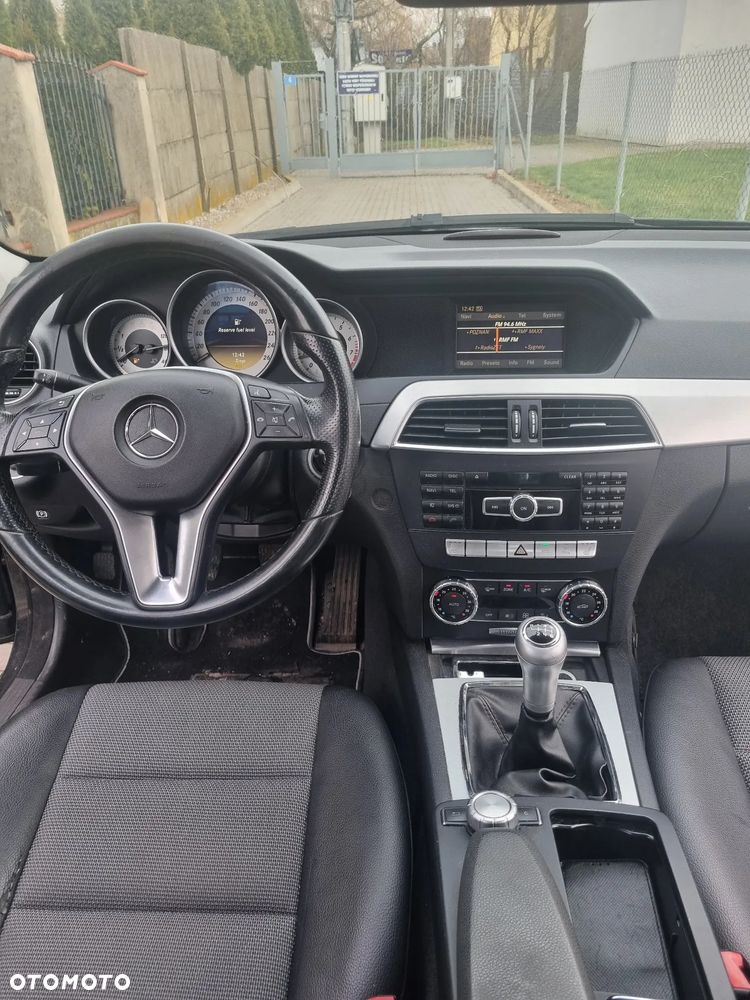 Mercedes-Benz Klasa C 200 CGI BlueEFFICIENCY Elegance - 11