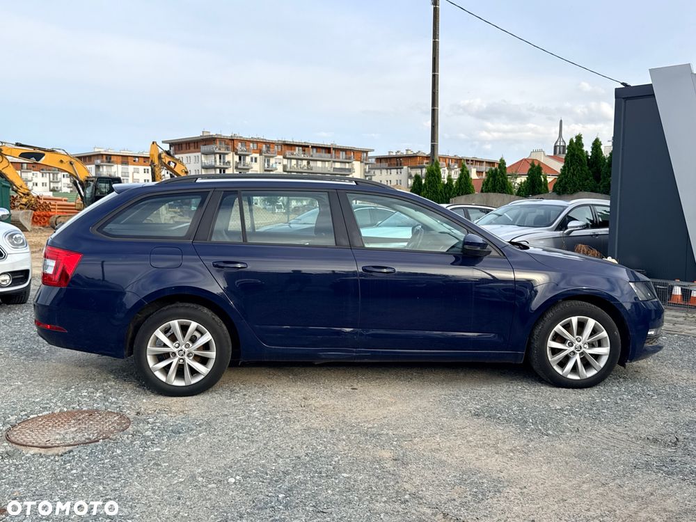 Skoda Octavia 1.6 TDI Style DSG - 9