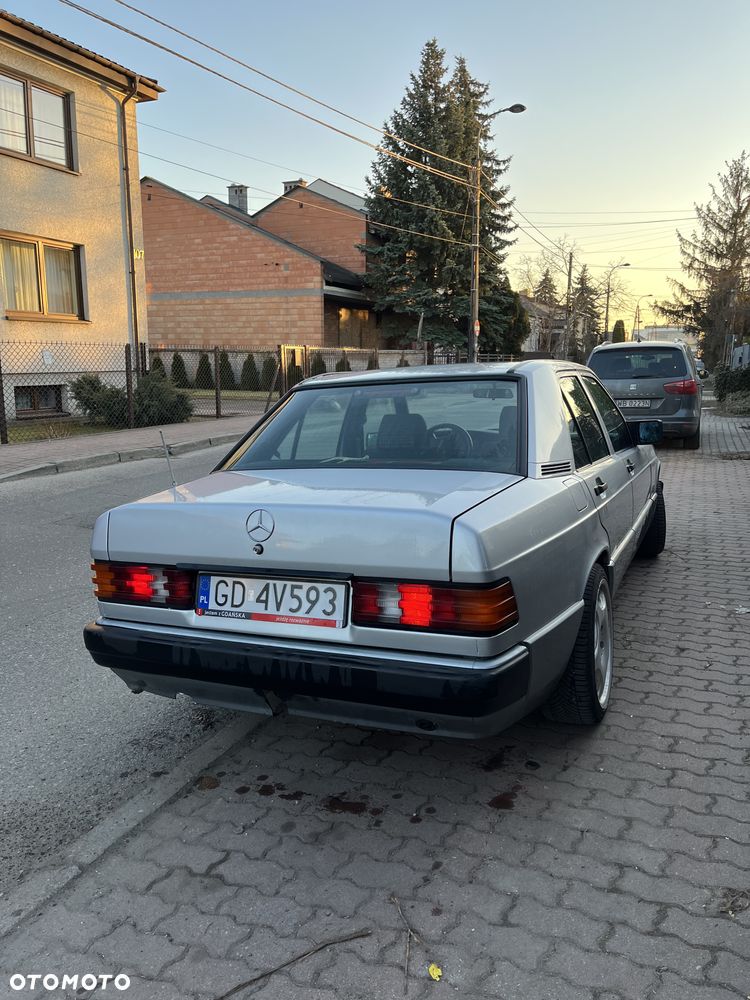 Mercedes-Benz W201 (190) - 2