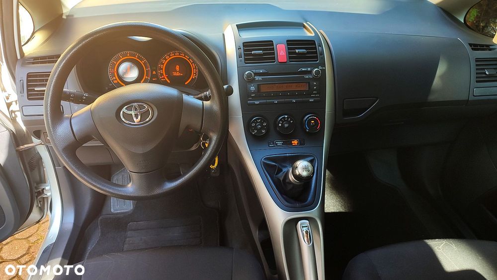 Toyota Auris 1.4 VVT-i Team - 2