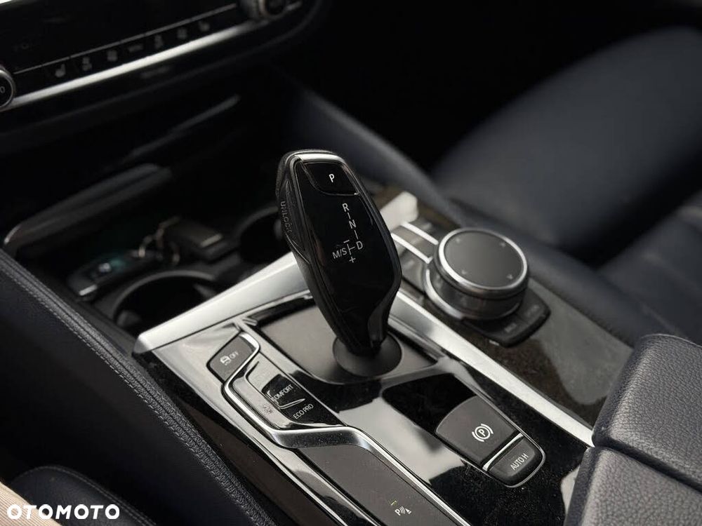 BMW Seria 5 530i xDrive M Sport Edition - 12