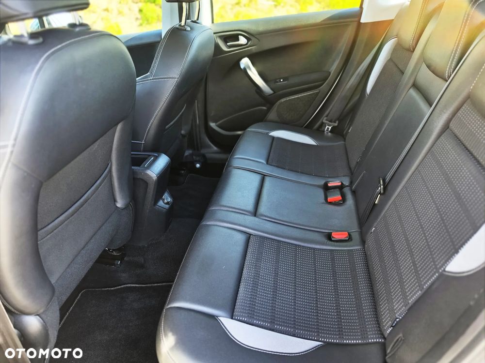 Peugeot 2008 1.6 VTi Allure - 25